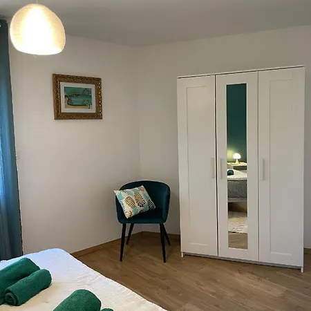 Apartment Marsau Lacourt-Saint-Pierre